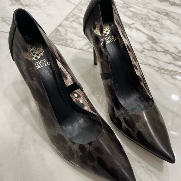 Vince Camuto size 8 leopard pumps never worn - Picture 1 of 5